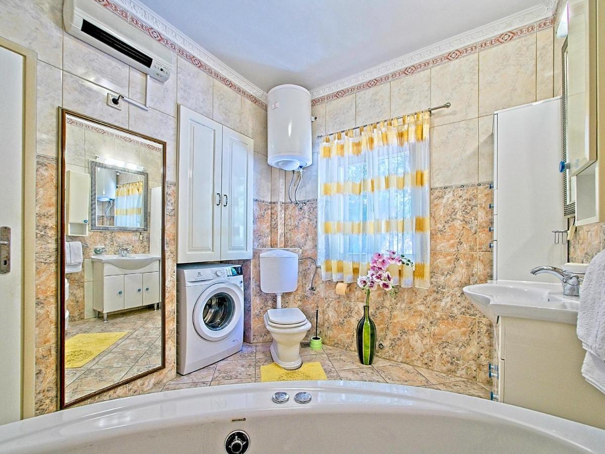Nina Apartment Сплит Екстериор снимка